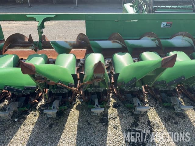 Image of John Deere 618C equipment image 3