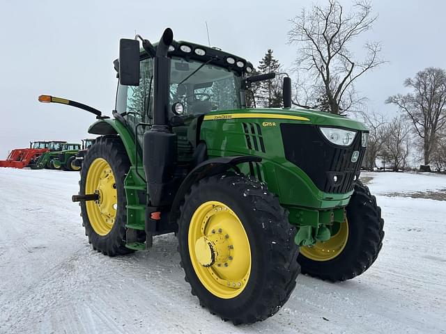 Image of John Deere 6215R equipment image 4