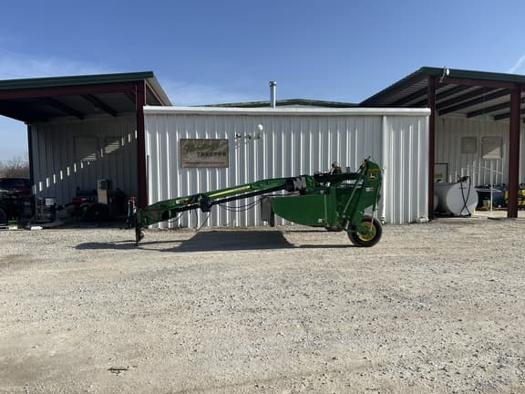 Image of John Deere 630 equipment image 1