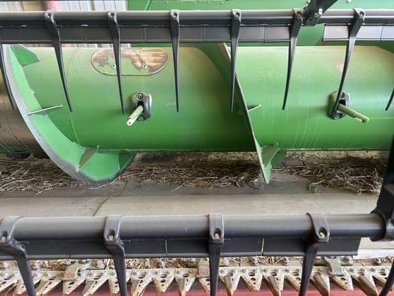 Image of John Deere 630F equipment image 4