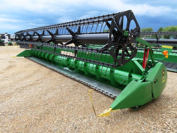 Image of John Deere 630F equipment image 2