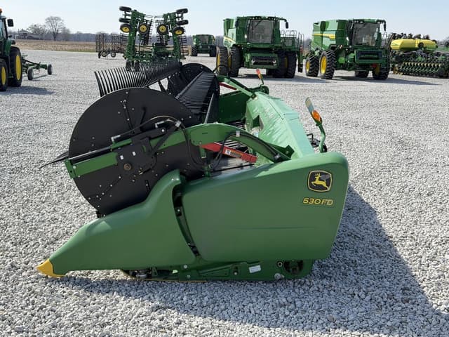 Image of John Deere 630FD equipment image 4