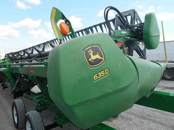 Image of John Deere 635D Primary image
