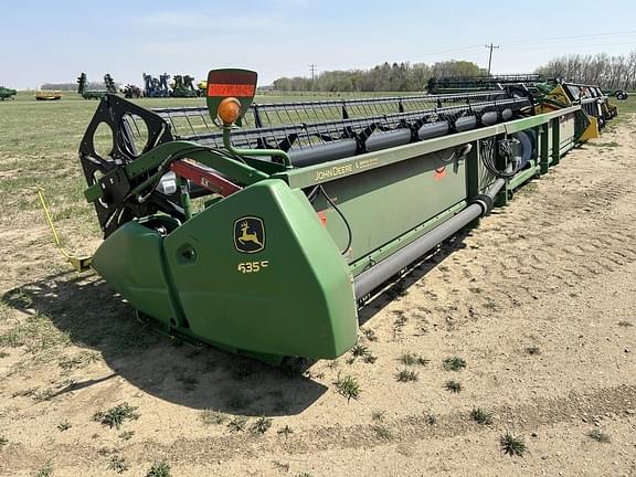 Image of John Deere 635F equipment image 3