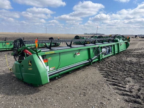 Image of John Deere 635F equipment image 3