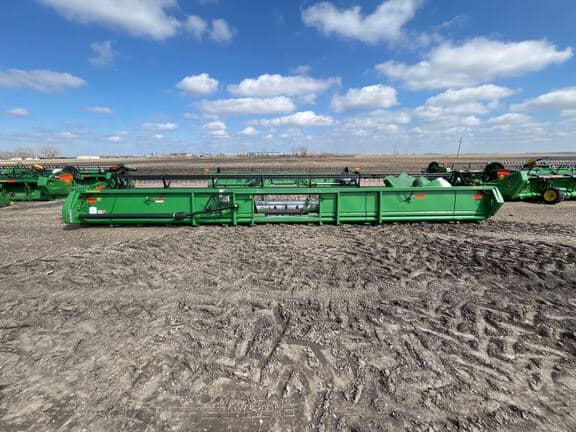 Image of John Deere 635F equipment image 4