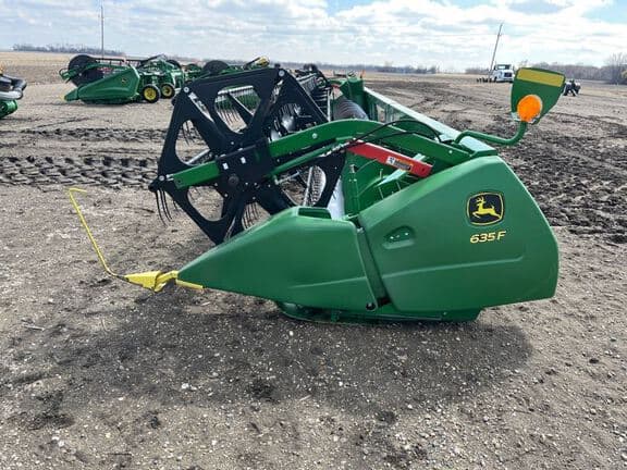Image of John Deere 635F equipment image 2