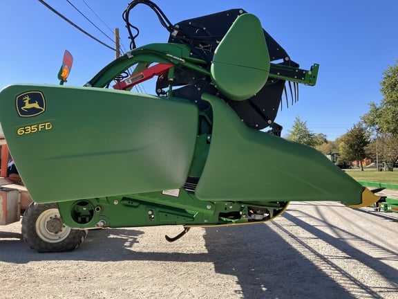 SOLD - 2017 John Deere 635FD Stock No. 357862 Harvesting with 35 ft ...