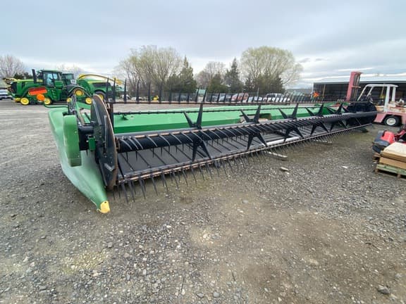 Image of John Deere 635FD equipment image 2