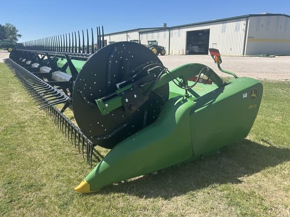 Image of John Deere 635FD equipment image 3