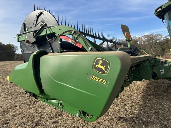 Image of John Deere 635FD equipment image 3