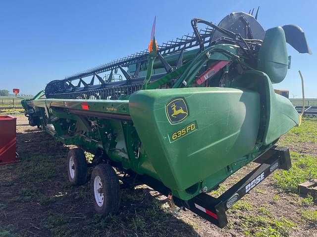 Image of John Deere 635FD equipment image 3