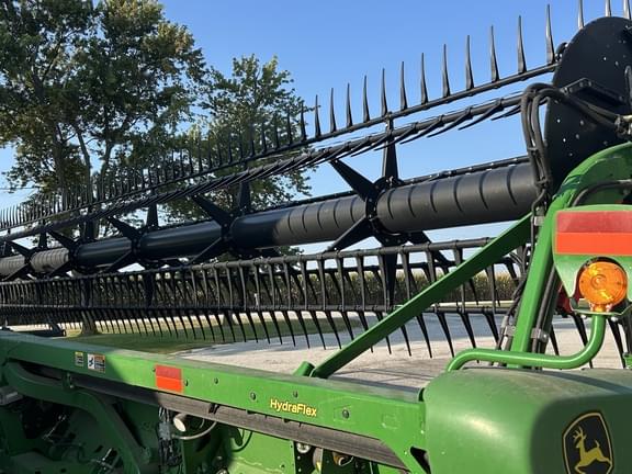 Image of John Deere 635FD equipment image 4