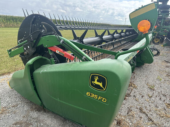 Image of John Deere 635FD Image 0