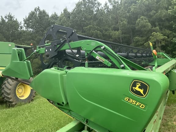 Image of John Deere 635FD equipment image 1
