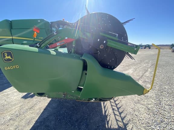 Image of John Deere 640FD equipment image 4
