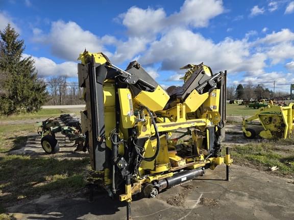 Image of John Deere 690 equipment image 1