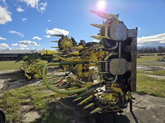 Image of John Deere 690 equipment image 2