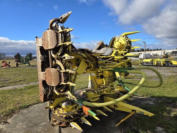 Image of John Deere 690 equipment image 3