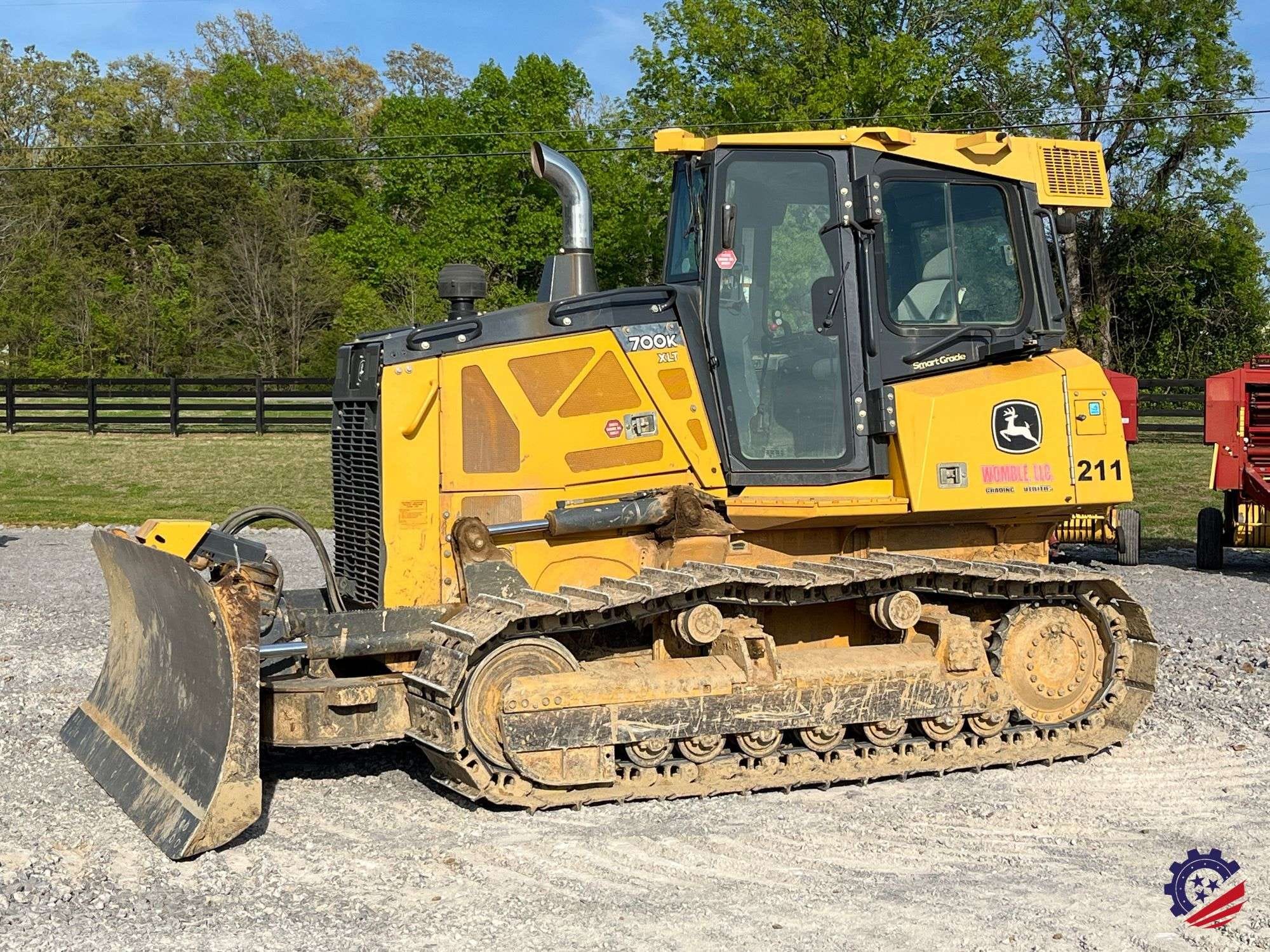 2017 John Deere 700K XLT Equipment Image0