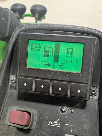 Image of John Deere 7200A equipment image 2