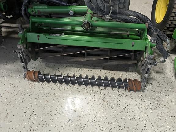 Image of John Deere 7200A equipment image 4