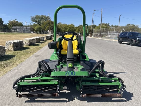 Image of John Deere 7200A equipment image 3