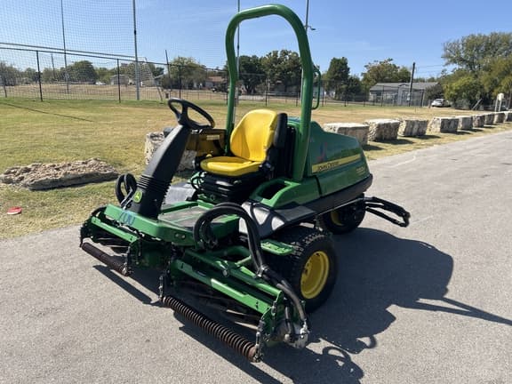 Image of John Deere 7200A equipment image 2