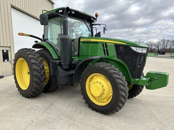 2017 John Deere 7210R Equipment Image0