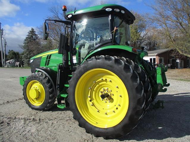 Image of John Deere 7210R equipment image 4