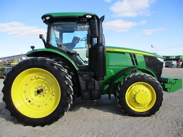 Image of John Deere 7210R equipment image 3