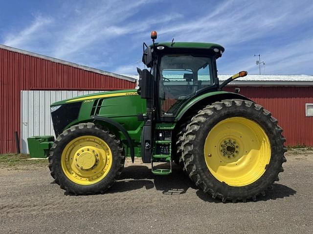 Image of John Deere 7210R equipment image 1