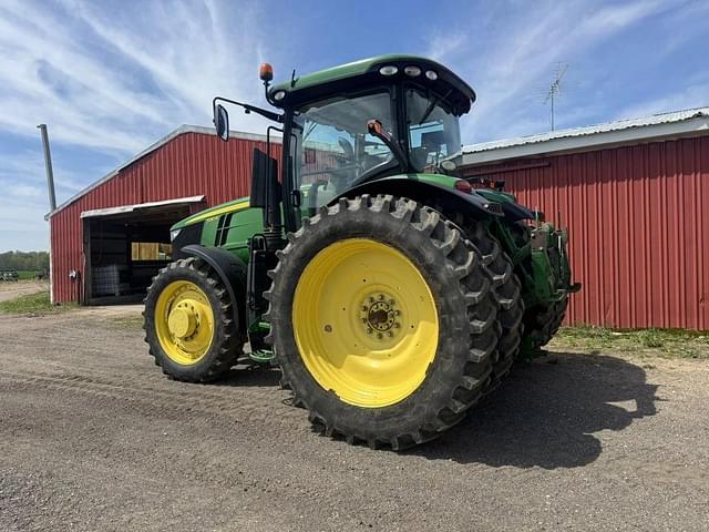 Image of John Deere 7210R equipment image 2