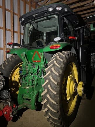 Image of John Deere 7230R equipment image 1