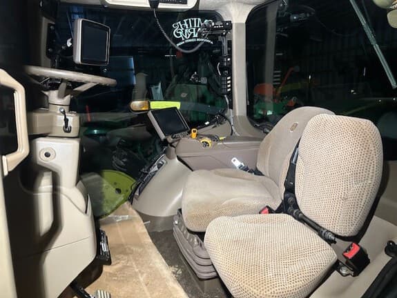 Image of John Deere 7230R equipment image 4