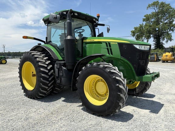 2017 John Deere 7250R Equipment Image0