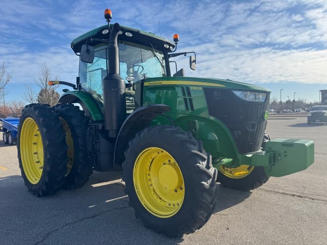 Image of John Deere 7250R equipment image 1