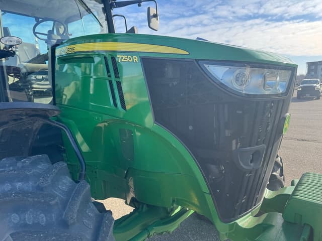 Image of John Deere 7250R equipment image 4