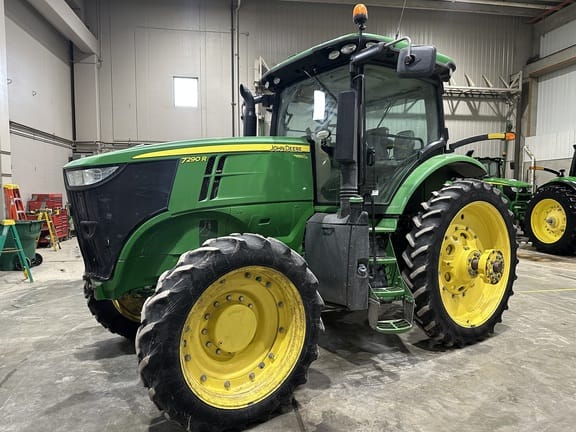 2017 John Deere 7290R Equipment Image0