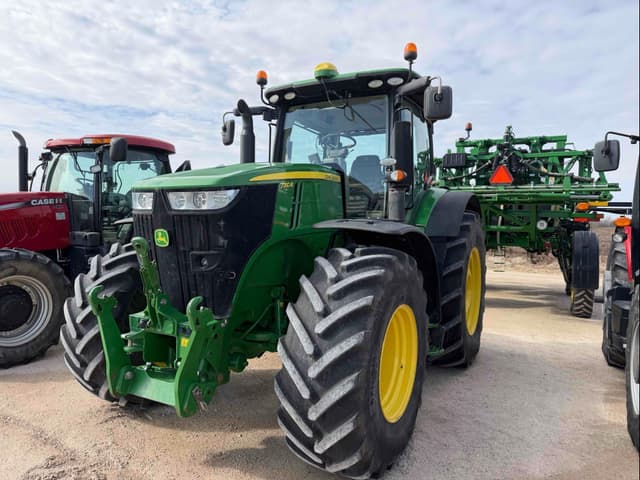 Image of John Deere 7310R equipment image 4