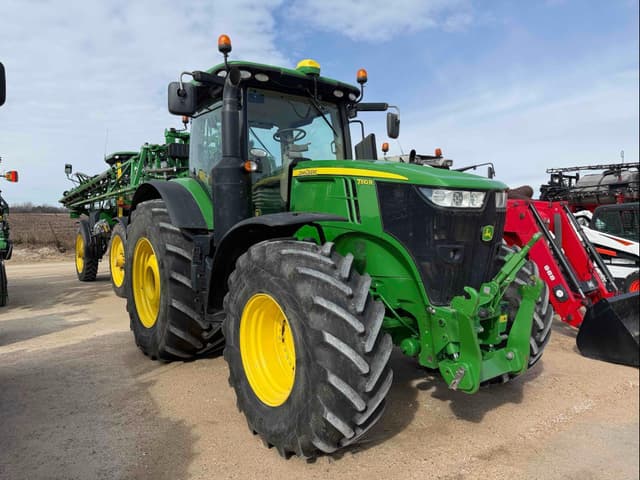 Image of John Deere 7310R equipment image 2