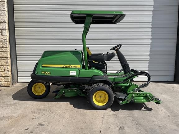 Image of John Deere 7400A equipment image 1