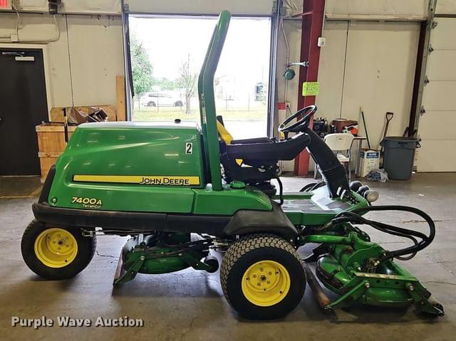 Image of John Deere 7400A equipment image 3