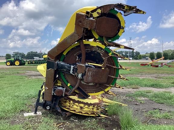 Image of John Deere 770 equipment image 2