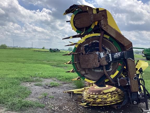 Image of John Deere 770 equipment image 3