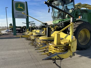 Main image John Deere 770