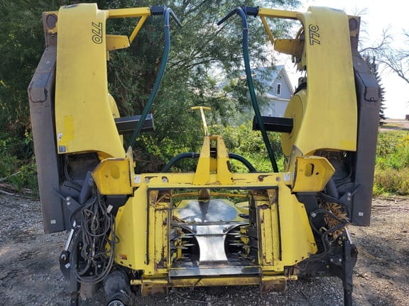 2017 John Deere 770 Equipment Image0