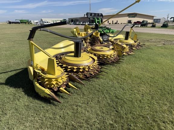 Image of John Deere 770 Primary image