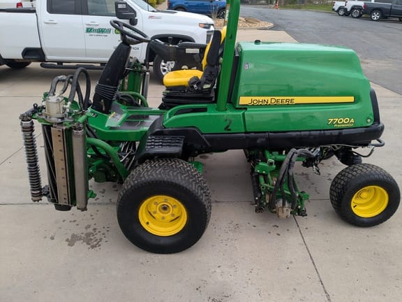 2017 John Deere 7700A Equipment Image0