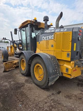Image of John Deere 770G equipment image 2